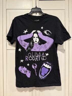 Olivia Rodrigo graphic t shirt size small EUC